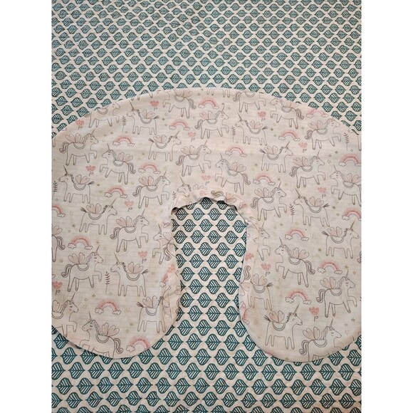 Boppy Breastfeeding & Nursing Pillow Cover Zip On Pink Unicorns - Picture 3 of 8